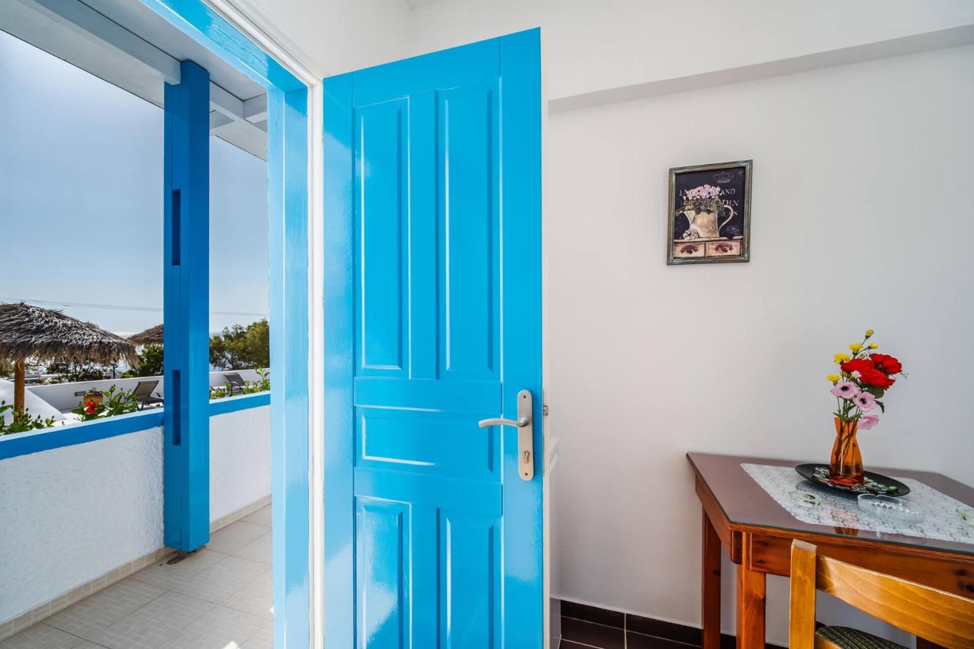 Ancient Thera Apartments Kamári Екстериор снимка