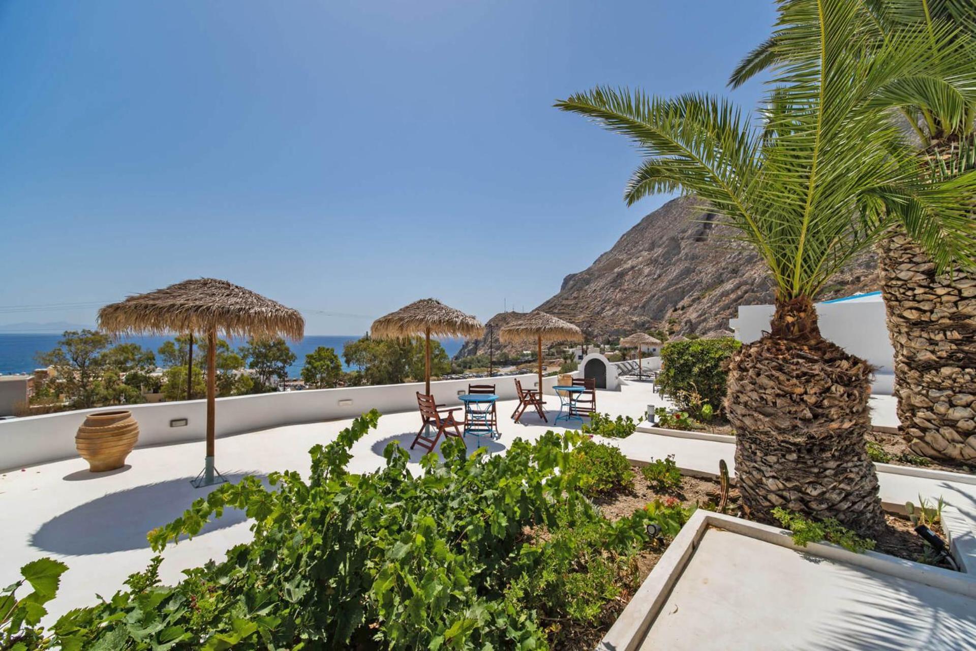 Ancient Thera Apartments Kamári Екстериор снимка