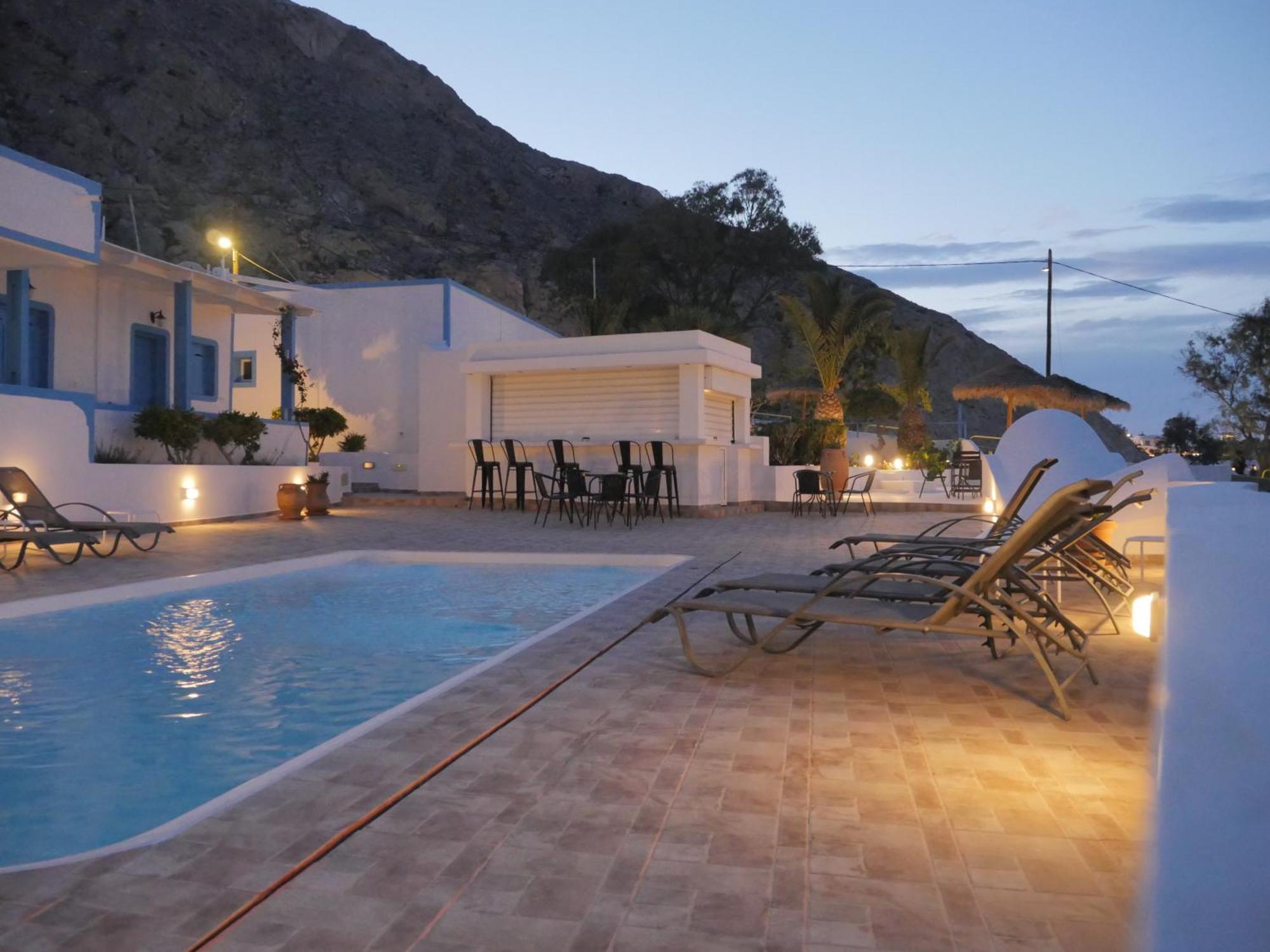 Ancient Thera Apartments Kamári Екстериор снимка