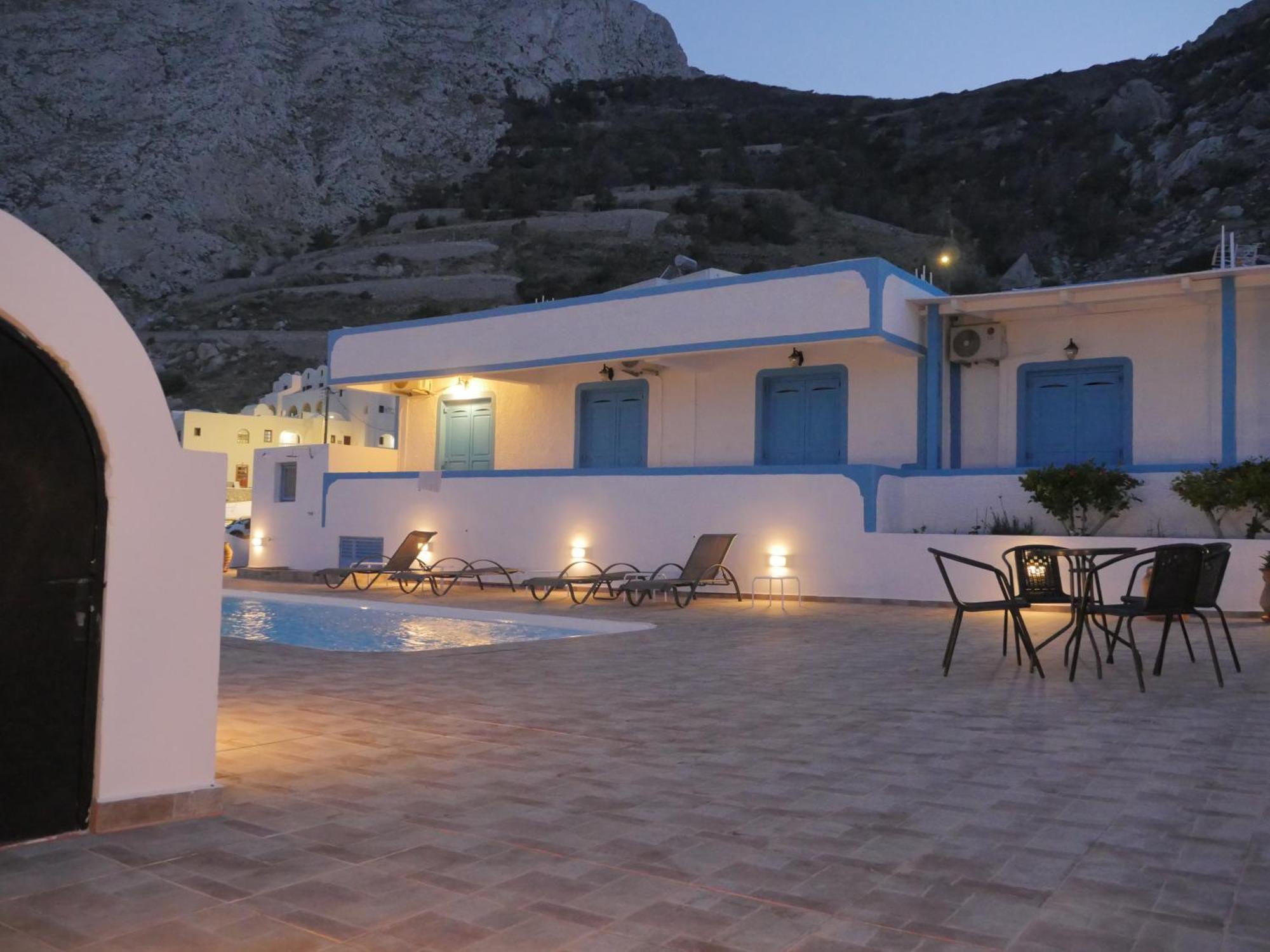 Ancient Thera Apartments Kamári Екстериор снимка