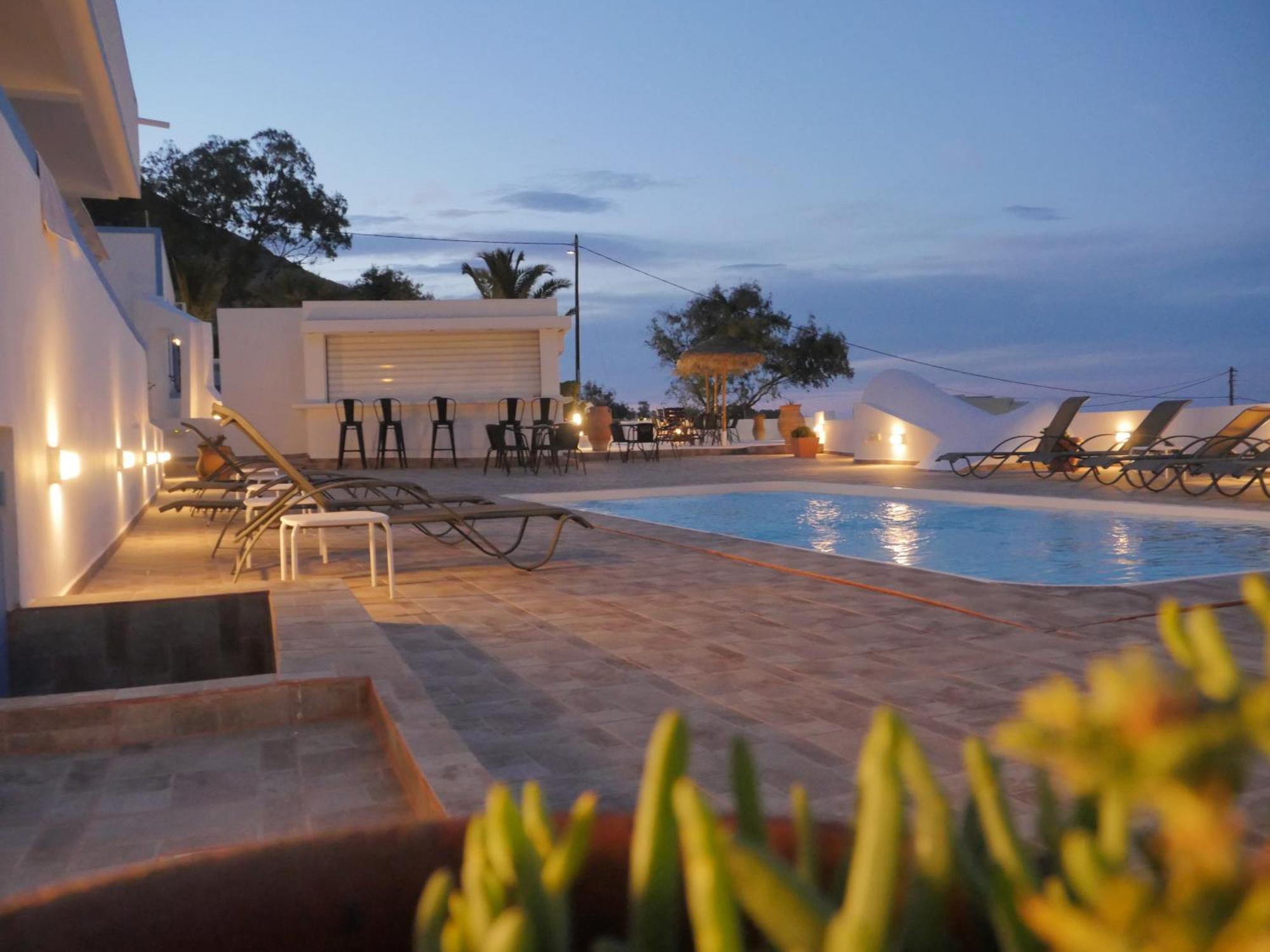 Ancient Thera Apartments Kamári Екстериор снимка