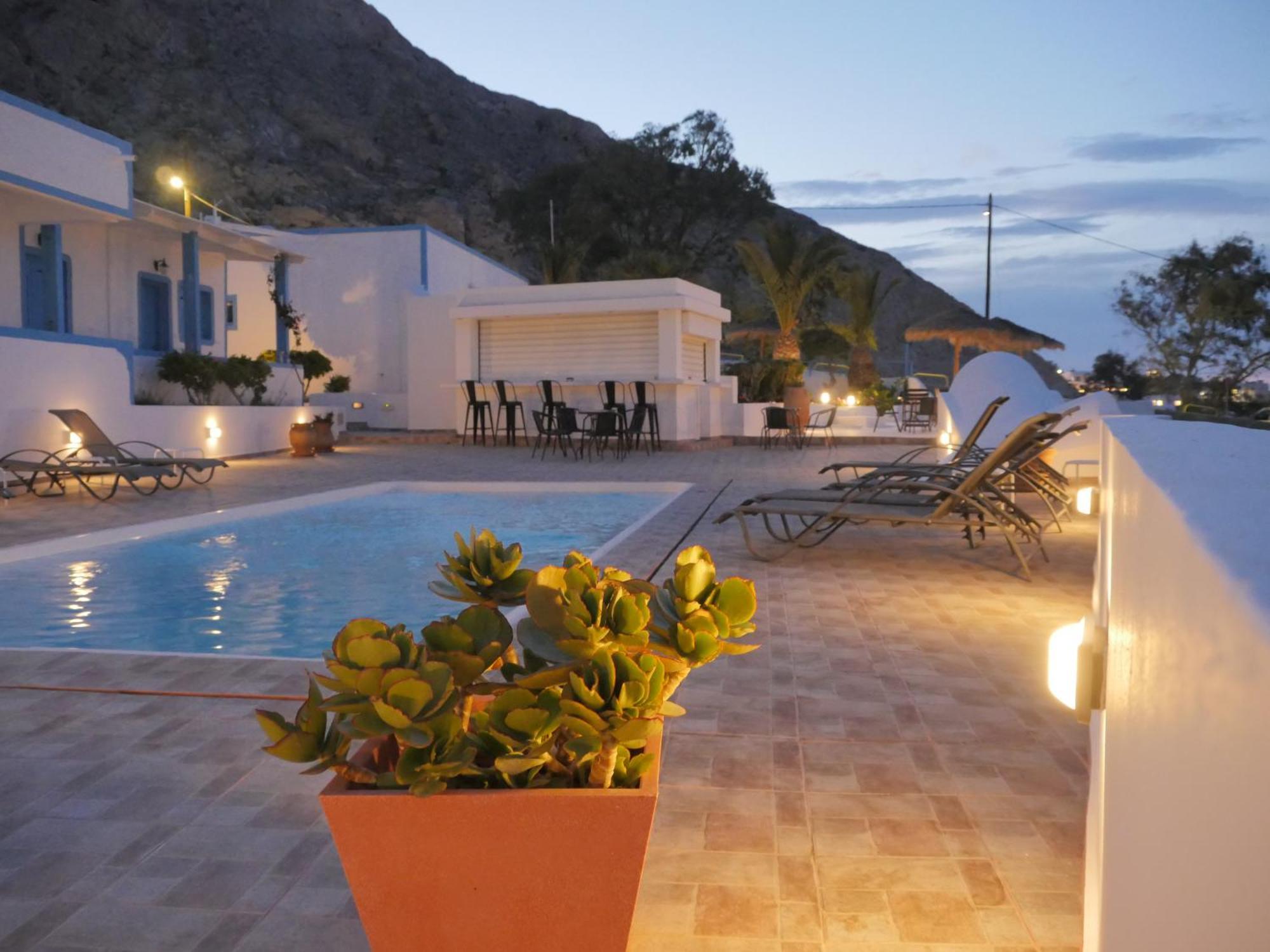 Ancient Thera Apartments Kamári Екстериор снимка