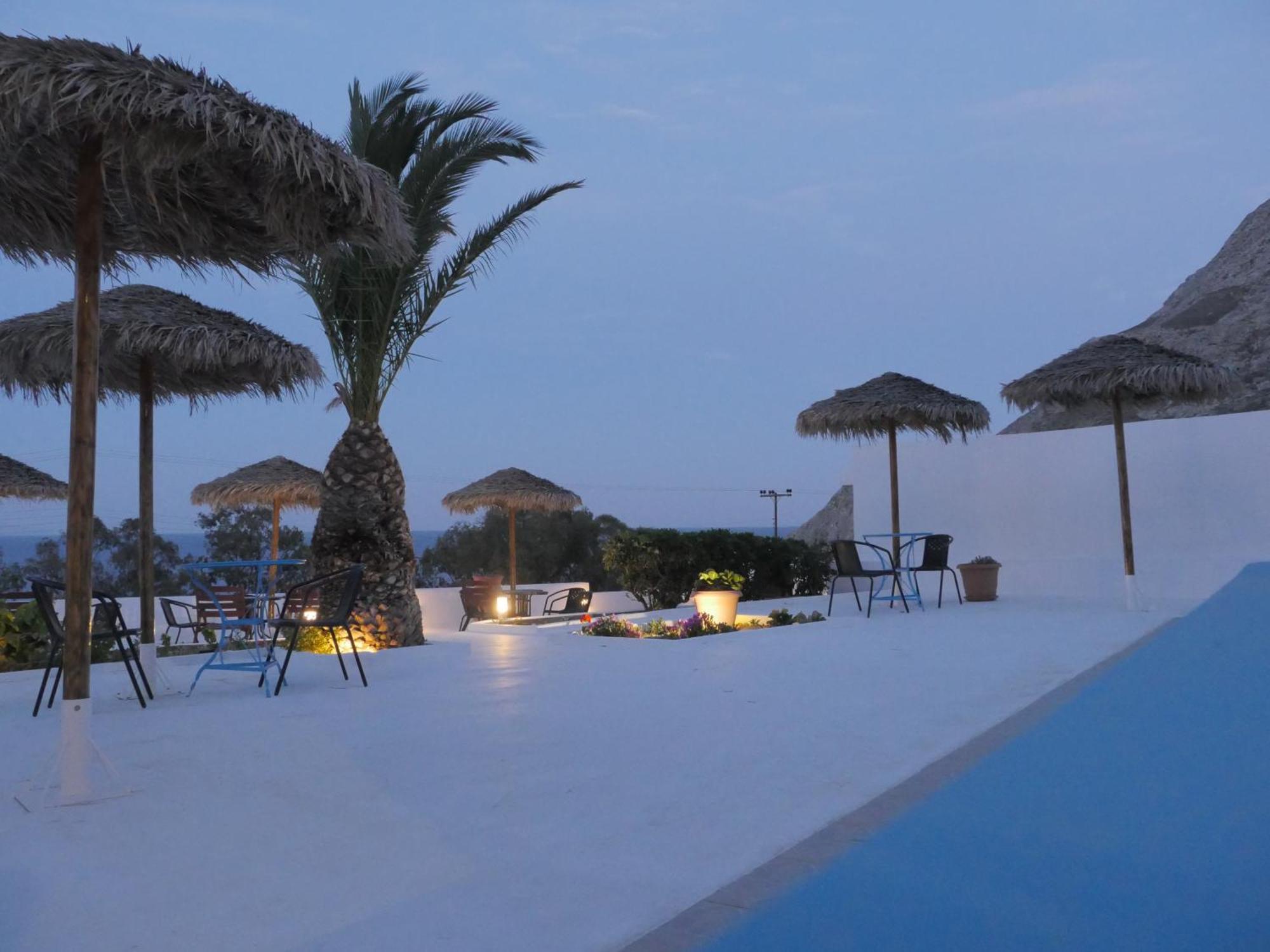 Ancient Thera Apartments Kamári Екстериор снимка