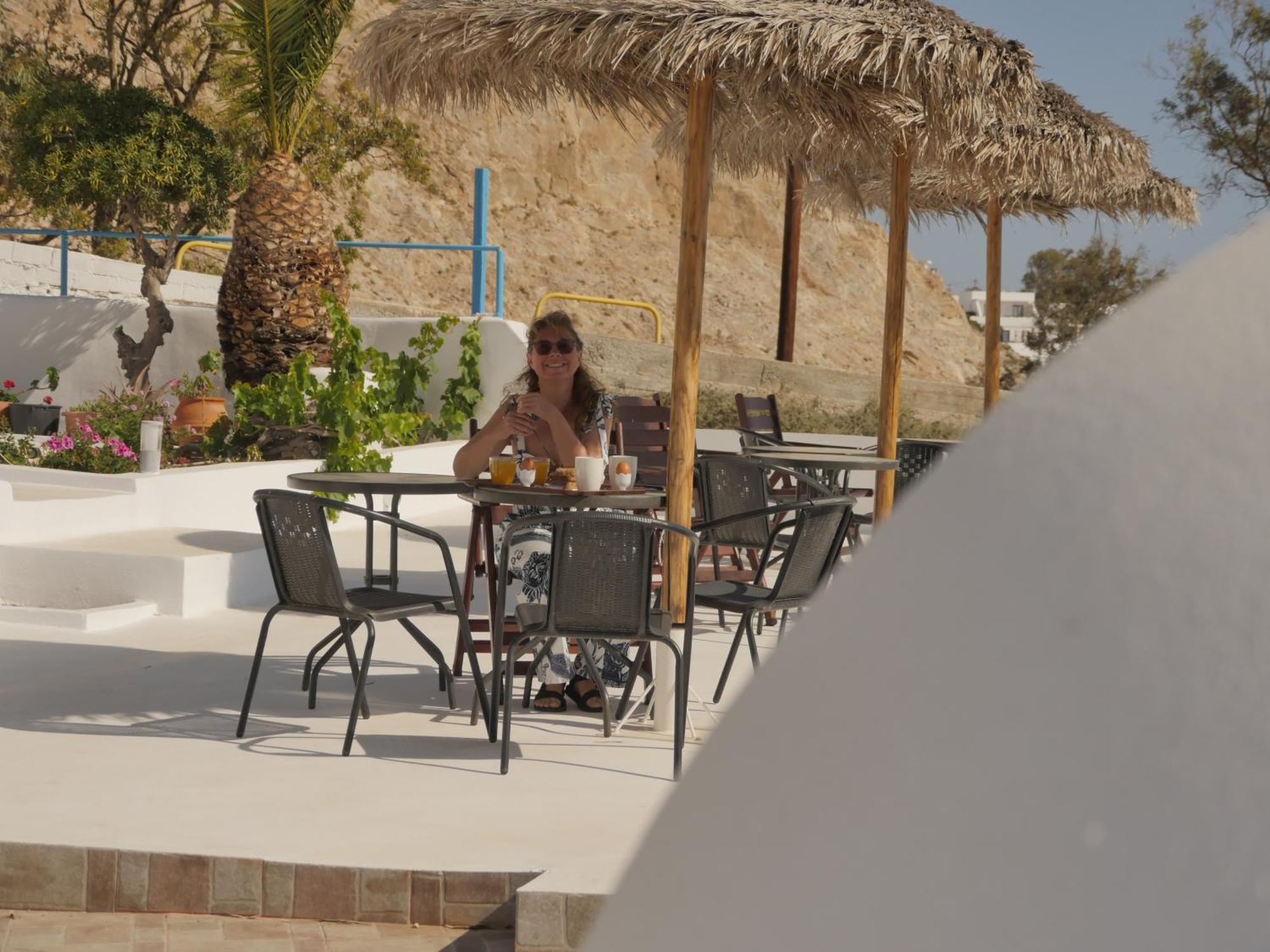 Ancient Thera Apartments Kamári Екстериор снимка