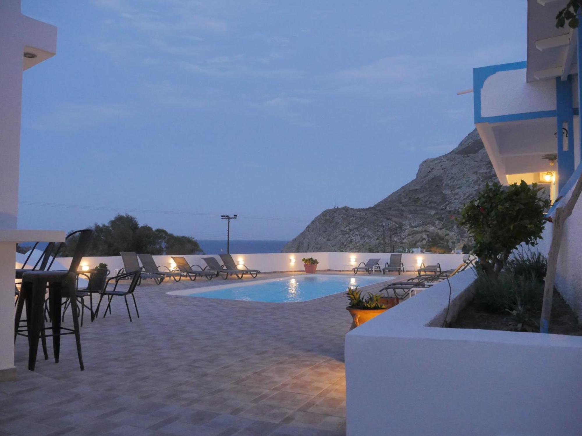 Ancient Thera Apartments Kamári Екстериор снимка