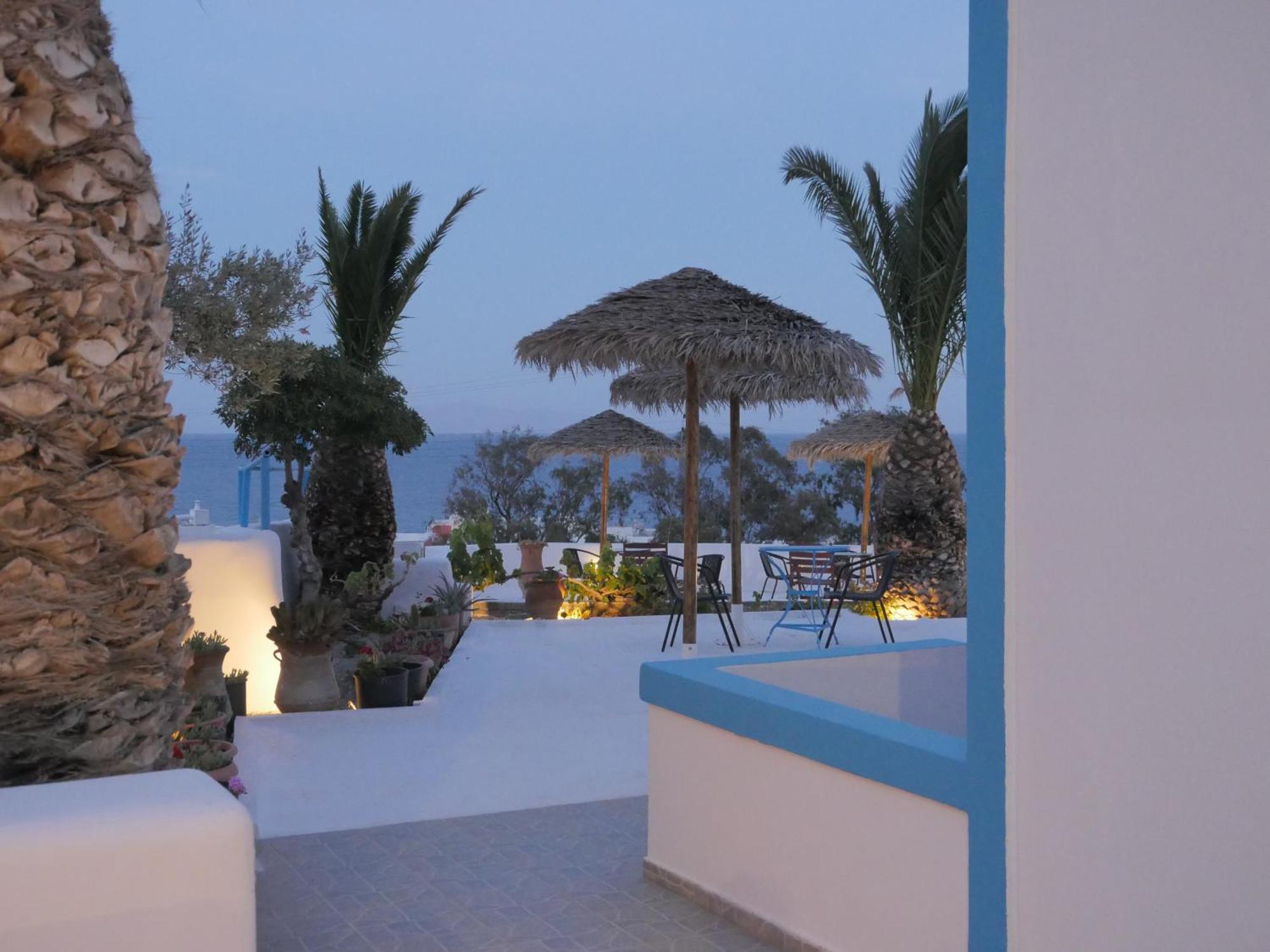 Ancient Thera Apartments Kamári Екстериор снимка