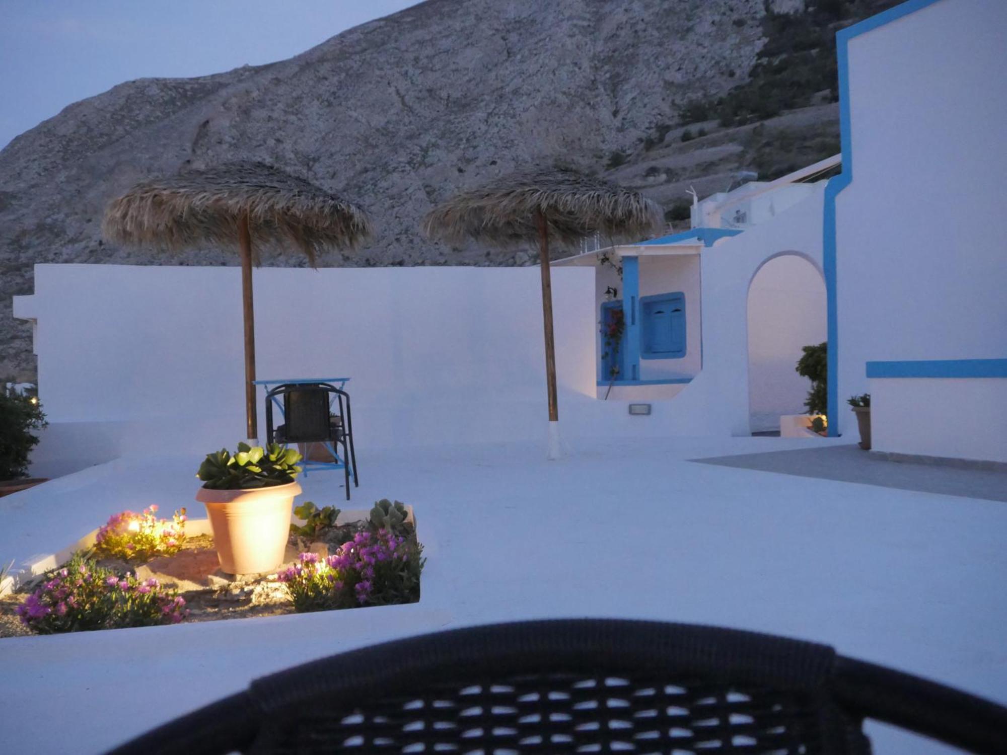 Ancient Thera Apartments Kamári Екстериор снимка