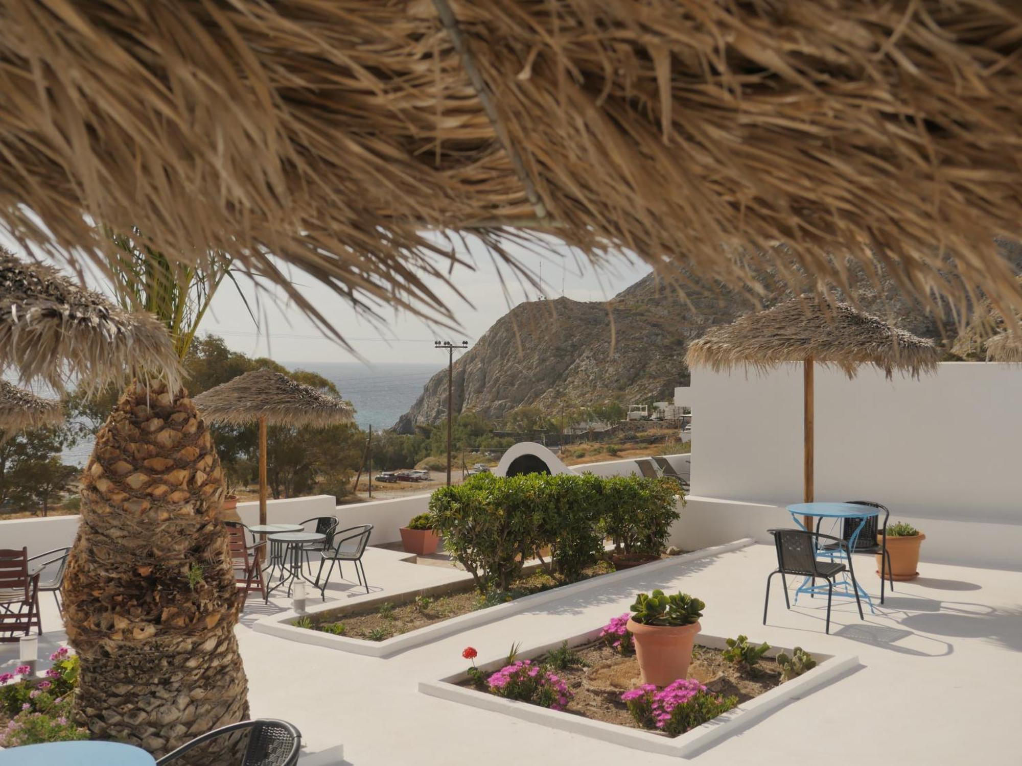 Ancient Thera Apartments Kamári Екстериор снимка